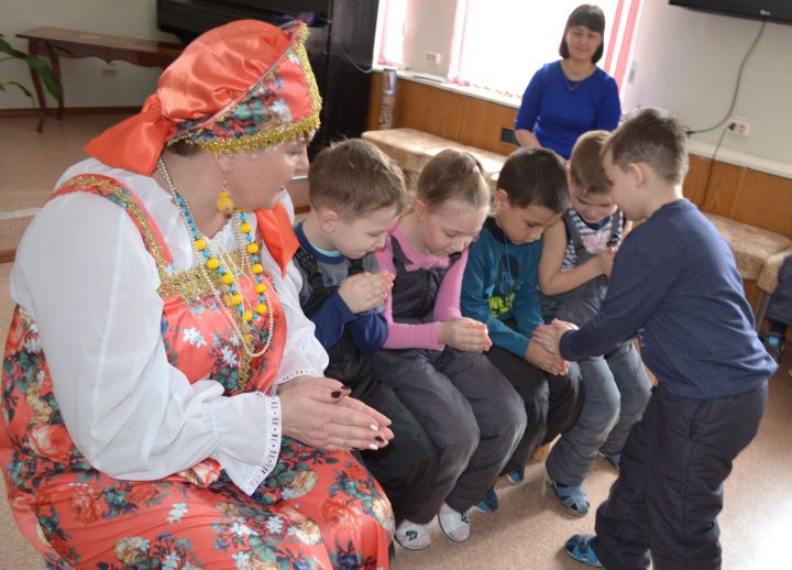 Детский садик постигает культуру народа в Лениногорске