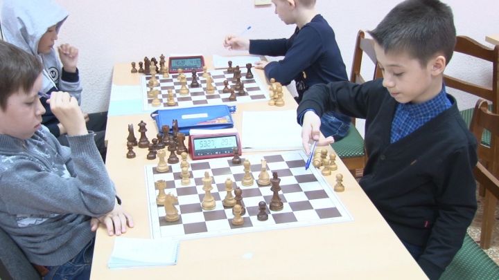 В Лениногорске идут шахматные баталии