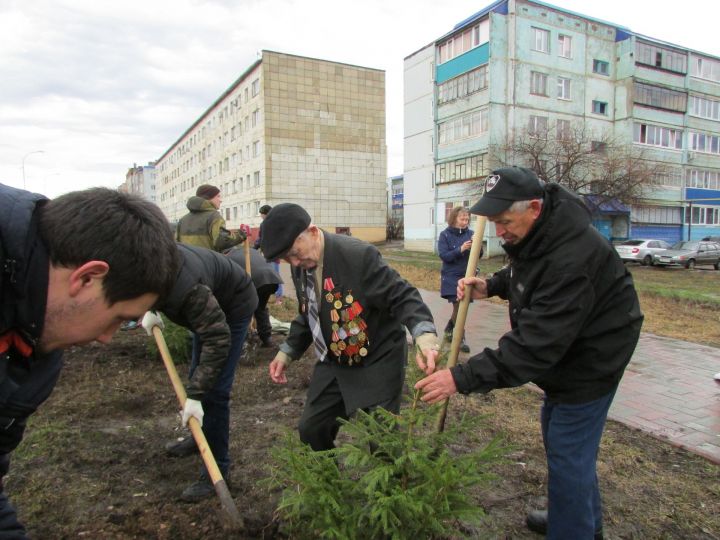 В Лениногорске облагородили «Парк дружбы народов»