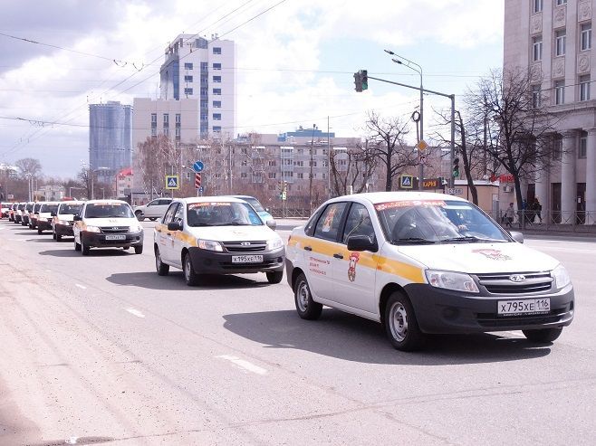 ДОСААФ РТ провел в Казани автопробег в честь Дня Победы