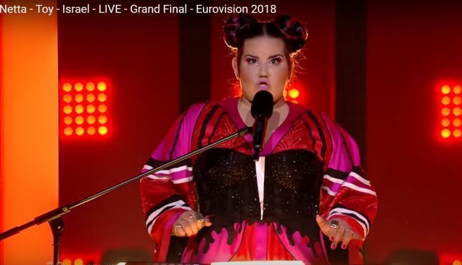 В Сети появилось видео падения победительницы «Евровидения»