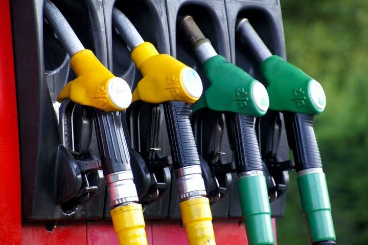 Цены на бензин могут вырасти до 100 рублей за литр