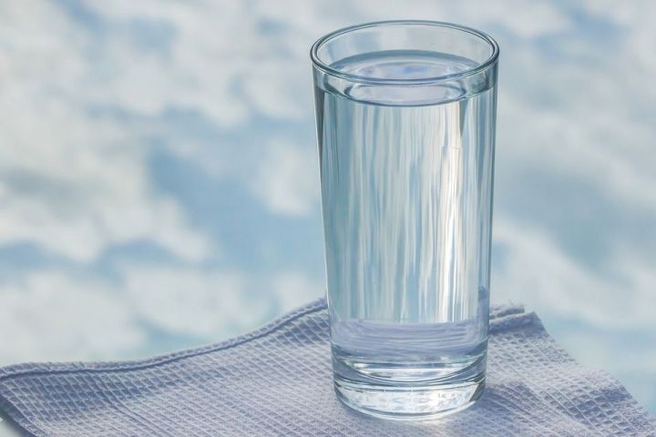 Роспотребнадзор объяснил разницу между питьевой и минеральной водой