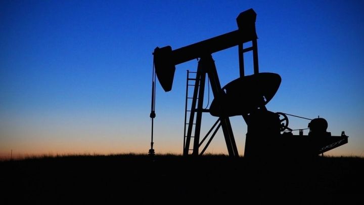 СМИ: Налоговый маневр в нефтяной отрасли приведет к подорожанию нефтепродуктов