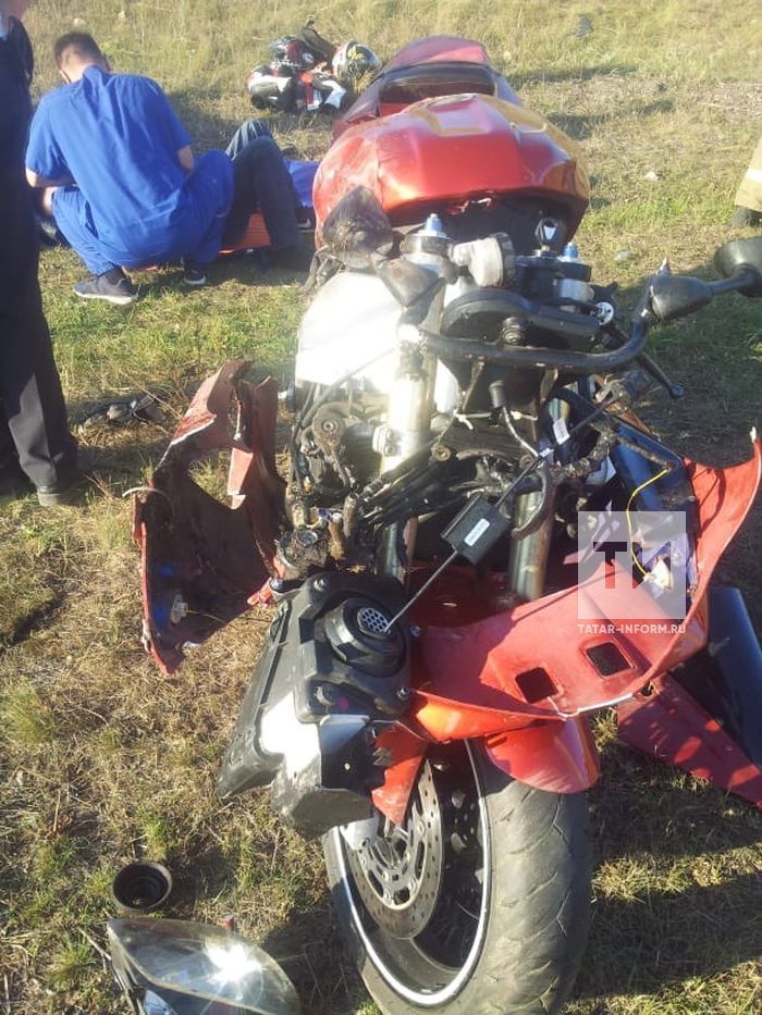 В больницу Лениногорска доставили мотоциклиста с переломами и травмой головы