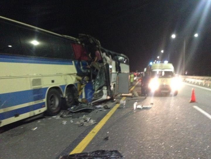 Пять человек погибли и 20 пострадали из-за столкновения автобусов