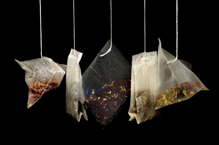 18 гениальных способов повторного использования чайных пакетиков