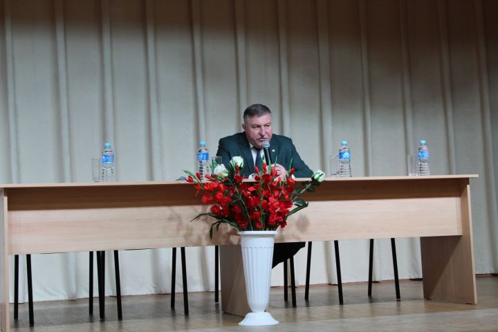 В Лениногорске продолжаются встречи главы района с жителями города