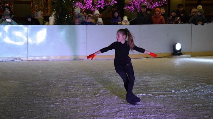 В Лениногорске состоялось открытие ледового катка под открытым небом