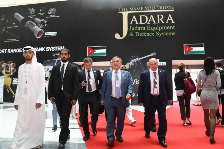 Президент Татарстана посетил экспозицию оборонной выставки IDEX-2019 в Абу-Даби