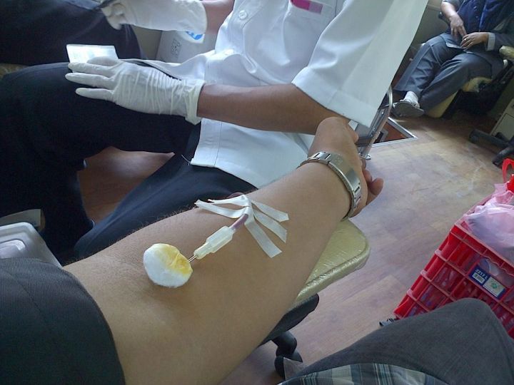 В Апастовской ЦРБ 80 добровольцев сдали 37 литров крови
