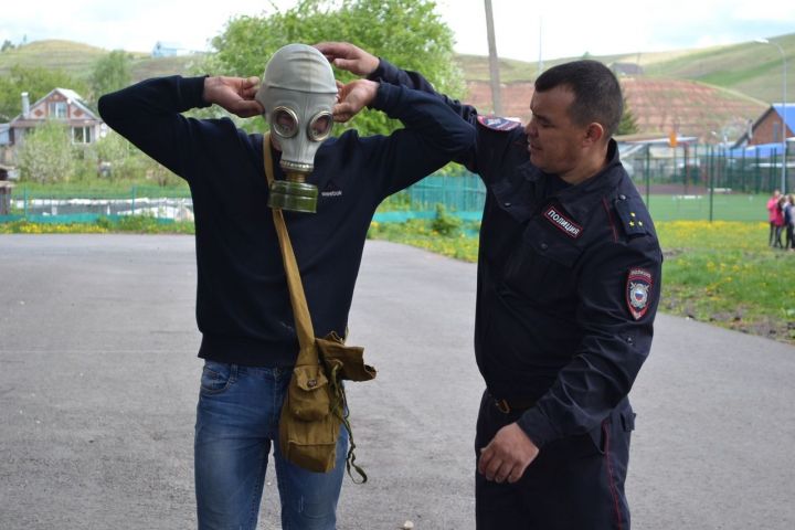 Полицейские Лениногорска присоединились к Всероссийской акции "Зарядка со стражем порядка"