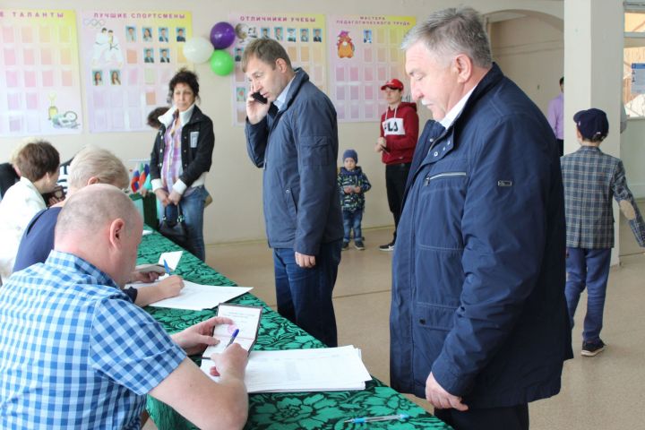 Одним из первых проголосовал глава Лениногорского Муниципального района