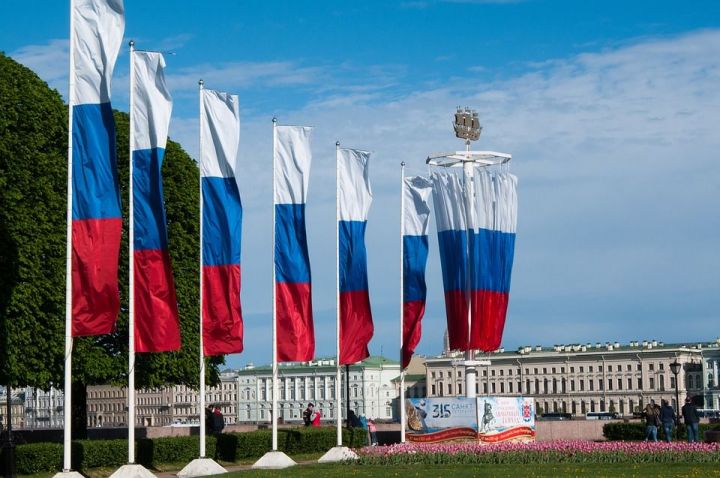 12 июня – День России – является нерабочим праздничным днем