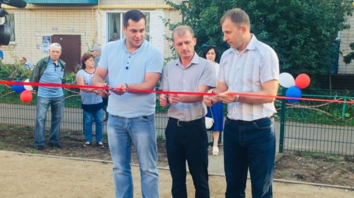 В Лениногорске состоялось открытие универсальной спортивной площадки для уличных тренажеров