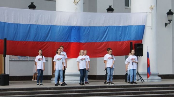 В Лениногорске состоялся праздничный концерт, посвященный Дню Государственного флага Российской Федерации
