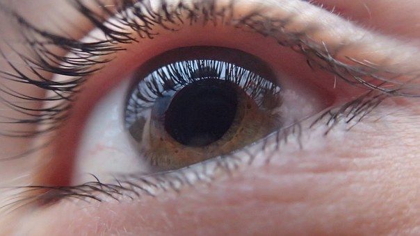 Не пропустить катаракту: 7 признаков опасной и распространенной болезни глаз