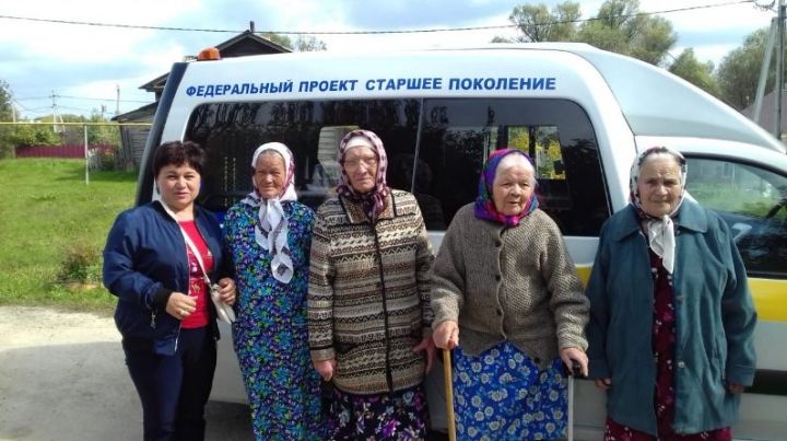 В Лениногорске стартовал проект по доставке сельских пенсионеров в медицинские организации