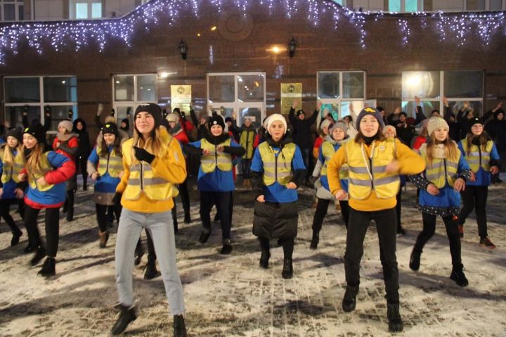 В Татарстане в зимние каникулы состоялся яркий массовый флешмоб