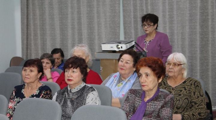 Во Дворце культуры Лениногорска состоялась встреча с сотрудниками и ветеранскими коллективами