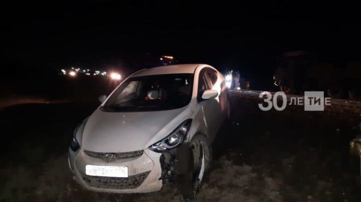 Два человека погибли в страшном ДТП с тремя авто на трассе в Татарстане