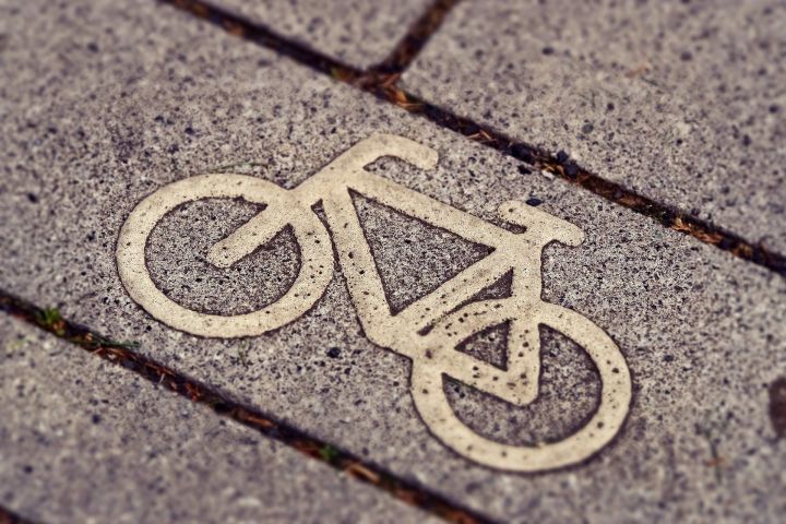В Казани иномарка сбила 16-летнюю велосипедистку