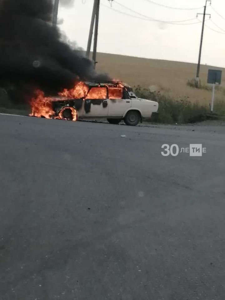 На трассе под Лениногорском дотла сгорел легковой автомобиль