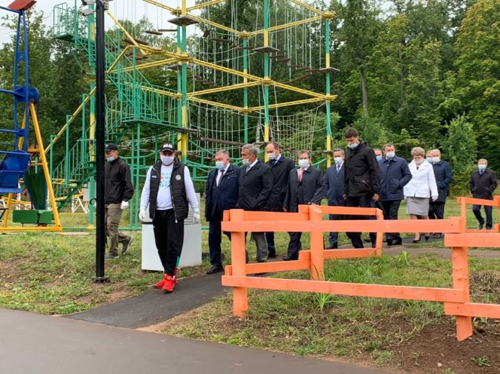 Президент Татарстана побывал в лениногорском лесопарке