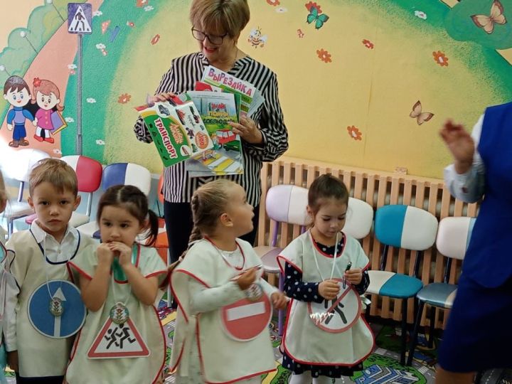 В детском саду № 9 Лениногорска с детьми провели агитационную встречу «Пешеход»