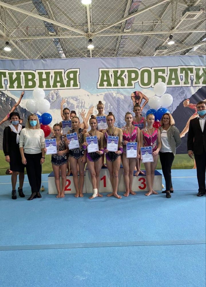 Лениногорские акробатки заняли призовое место во Всероссийских соревнованиях