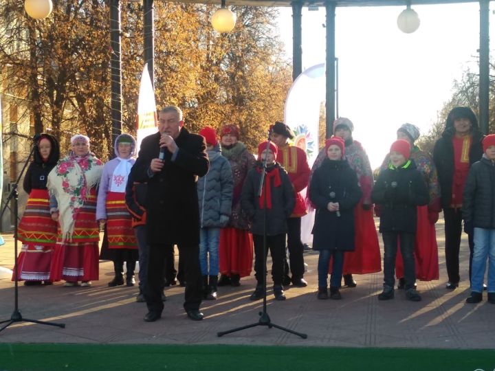 4 ноября на центральной площади города Лениногорска состоялся праздничный концерт, посвященный Дню народного единства. 