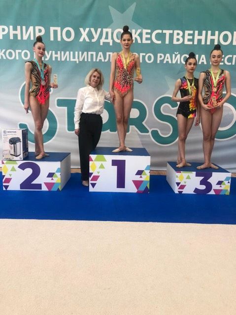 Медали и специальный приз привезли из Буинска лениногорские гимнастки