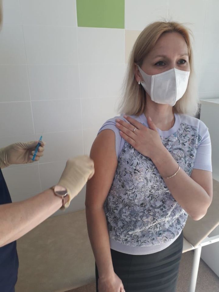 В Лениногорске продолжается массовая вакцинация от Коронавируса