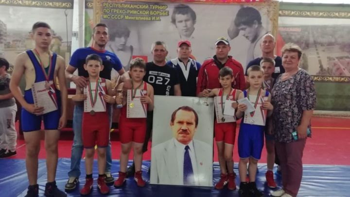 Лениногорцы вновь заовоевали медали на турнире по греко-римской борьбе
