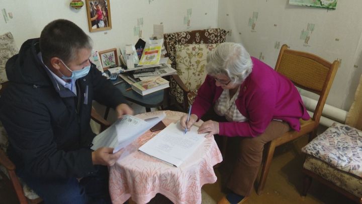 Ветеран труда Лениногорска Аида Пацкова проголосовала на дому