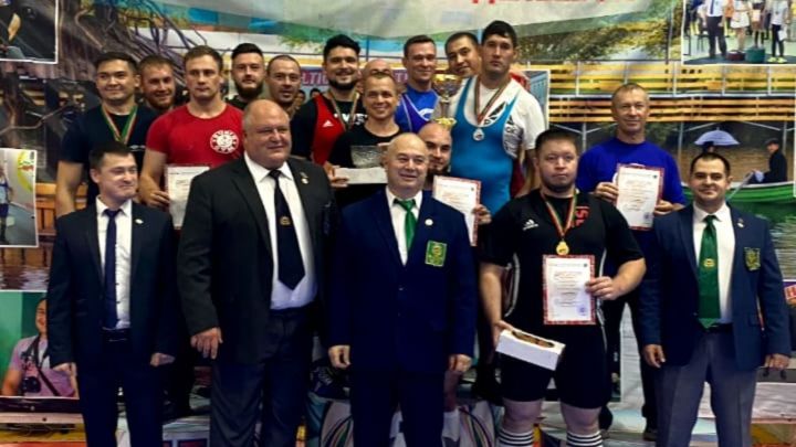 В республиканском Чемпионате по пауэрлифтингу команда Лениногорска заняла первое место