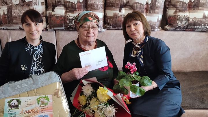 Фатыму Салаховну Гайсину поздравили с 95-летием