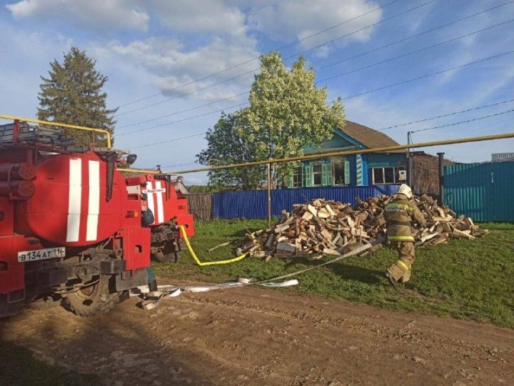 В Лениногорском районе в жилом доме на пожаре погибли мужчина и женщина