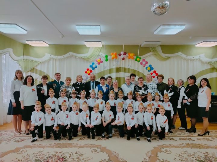 В Лениногорске состоялась встреча ветеранов полиции с детсадовцами