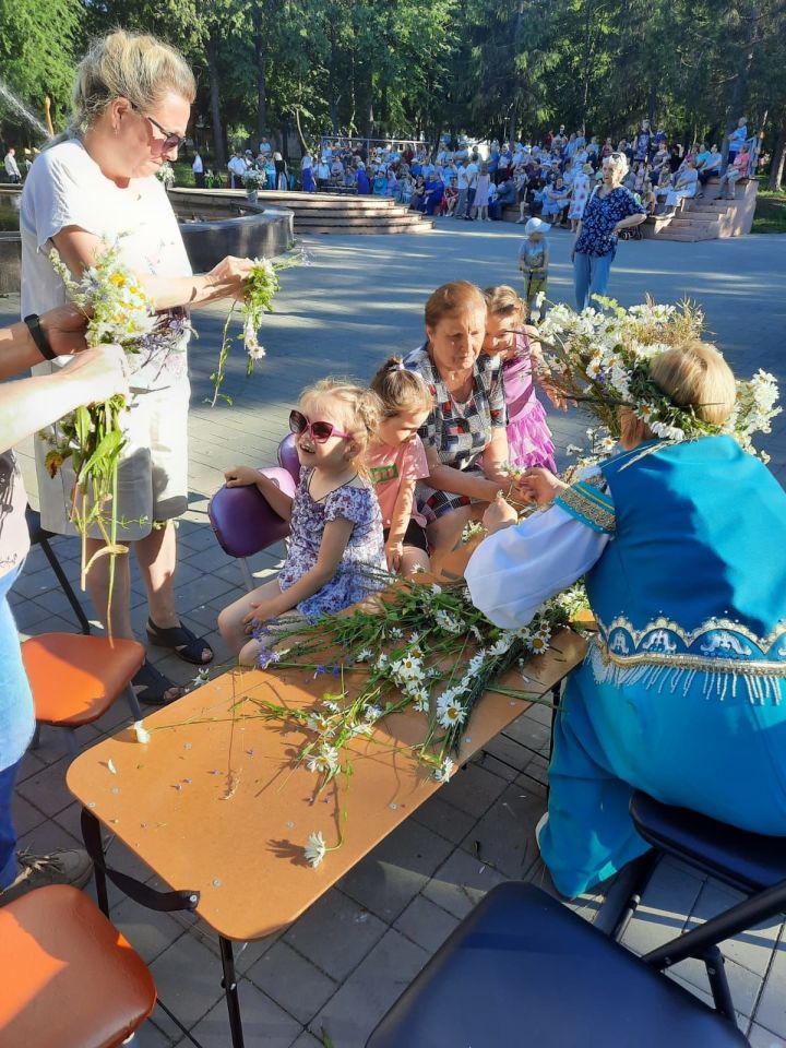 Лениногорцы отмечают  Всероссийский день семьи, любви  и верности