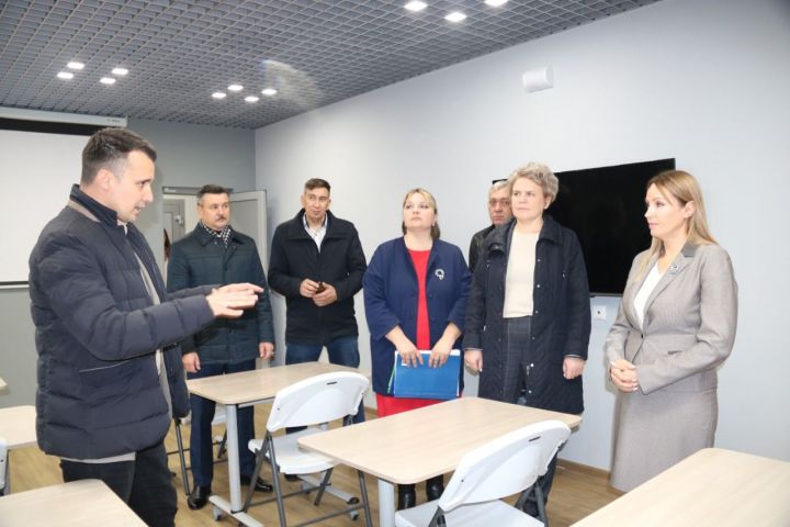 Лениногорск с рабочим визитом посетил министр по делам молодежи РТ Тимур Сулейманов