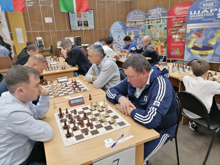 Сборная Лениногорска по шахматам стала серебряным призёром чемпионата Республики Татарстан по быстрым шахматам и блицу