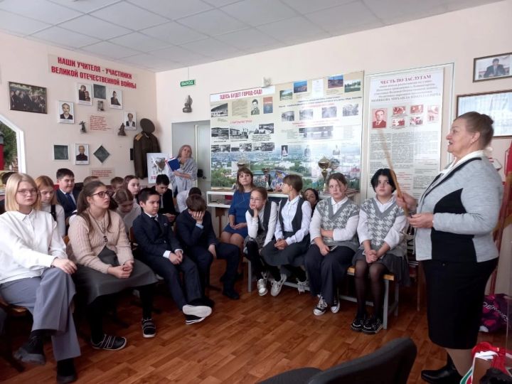 В Лениногорске ученики встречаются с учителями-ветеранами