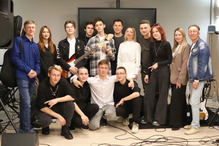 В молодежном центре Лениногорска прошла музыкальная встреча «Ностальгия «по живому»