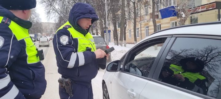 В Лениногорске во время рейда госавтоинспекторами были зафиксированы 8 случаев нарушения правил тонировки стёкол