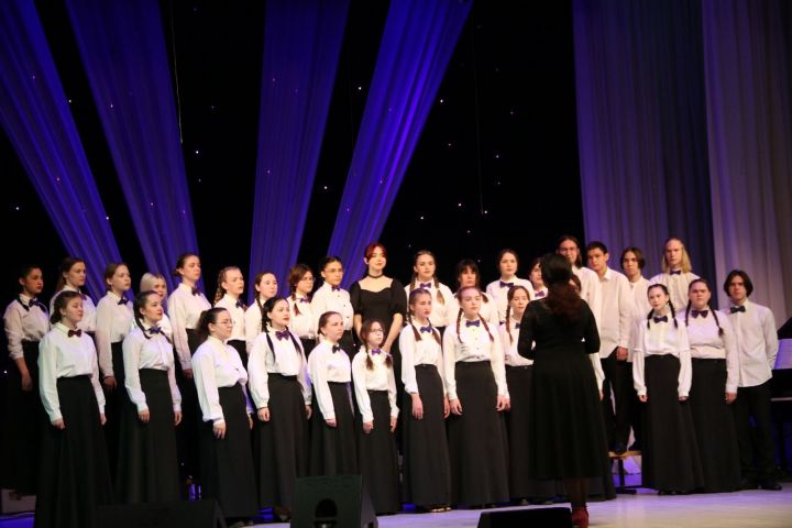 В Лениногорске проходит гала-концерт «Студенческая весна-2023»