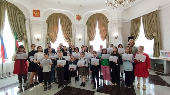 В Лениногорске провели конкурс детских рисунков «Моя семья-мое богатство»