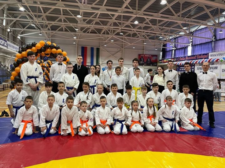 Спортсмены Лениногорска вернулись с соревнований по каратэ киокушинкай с 30 медалями!