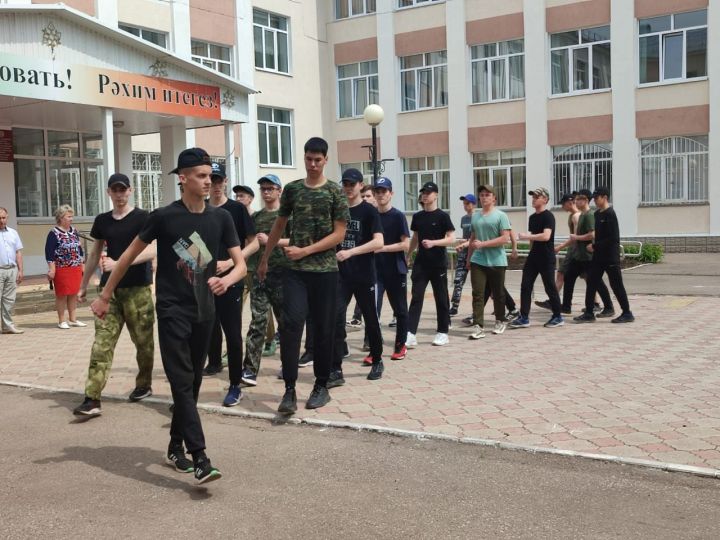 В Лениногорске состоялись военно-полевые сборы среди старшеклассников, посвященные памяти Героя России Дамира Исламова