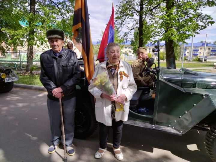 Лениногорские ветераны войны принимали поздравления от фронтовых агитбригад